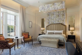 King One Bedroom Suite with Castle View
