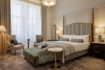 Sir Conan Doyle Suite