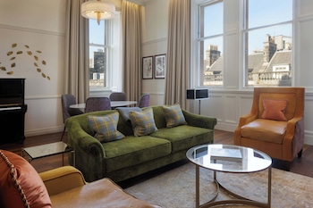 Sir Conan Doyle Suite