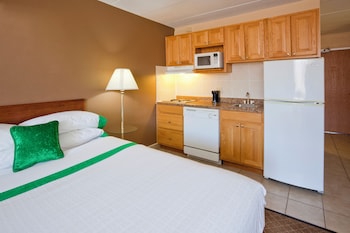 Standard Suite, 2 Queen Beds, Kitchenette
