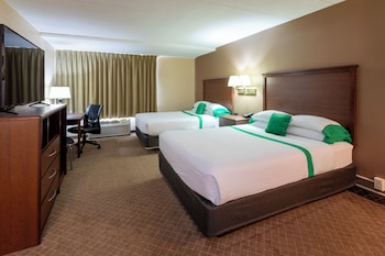 Standard Suite, 2 Queen Beds, Kitchenette