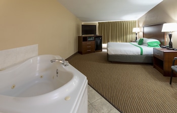 Superior Suite, 1 King Bed, Jetted Tub