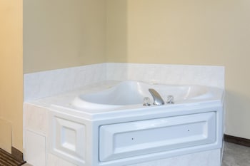 Superior Suite, 1 King Bed, Jetted Tub