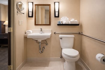 Suite, Multiple Beds (Courtyard View)