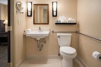 Suite, Multiple Beds (Courtyard View)