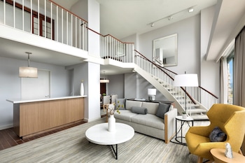 Suite, 1 King Bed