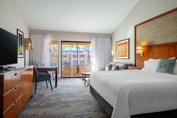Deluxe Room, 1 King Bed, Resort View