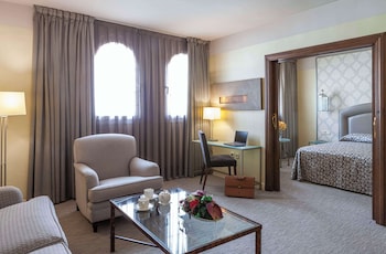 Family Junior Suite (2 adults and 2 kids)