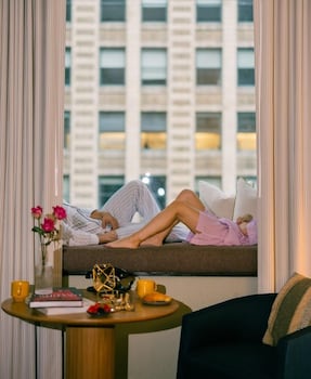 Room, 1 King Bed, City View