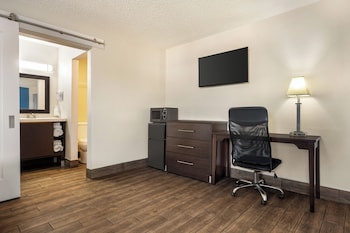 Room, Multiple Beds, Non Smoking (Second Floor, No Elevator Access)