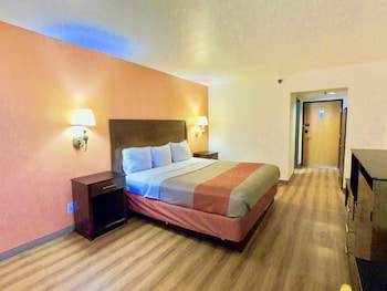 Superior Room, 1 King Bed, Non Smoking, Hot Tub