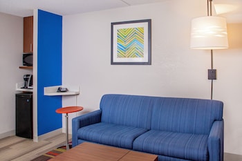 Suite, 1 King Bed, Roll-in Shower (Communications, Roll-In Shower)