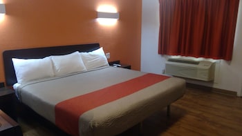 Deluxe Room, 1 King Bed, Accessible, Non Smoking
