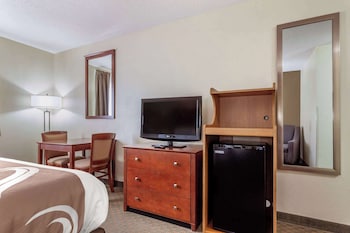 Standard Room, 1 Queen Bed, Non Smoking