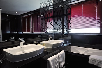 Deluxe Room, 1 King Bed