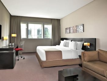 Deluxe Room, 1 King Bed