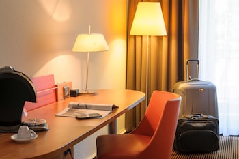 Privilege, Room, 1 Queen Bed