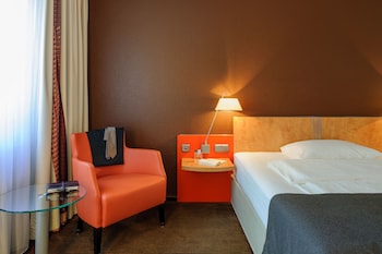 Privilege, Room, 1 Queen Bed