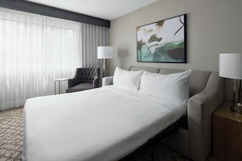 Suite, 2 Queen Beds, Courtyard View (Living Room, Wet Bar)