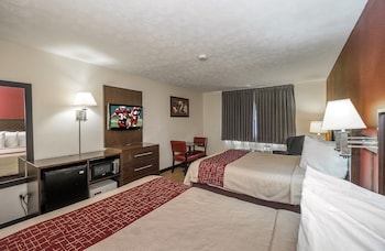 Deluxe Room, 2 Queen Beds, Smoking