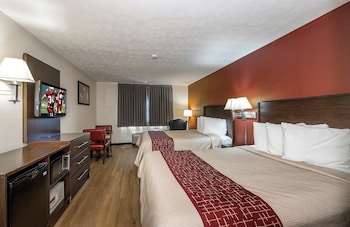 Deluxe Room, 2 Queen Beds, Smoking