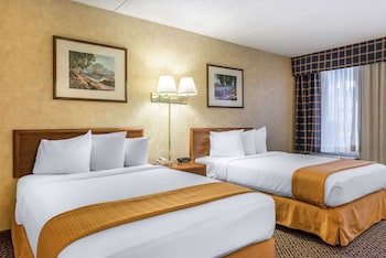 Room, 2 Queen Beds, Non Smoking (Efficiency, Upgrade)