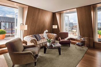 Premier Room, 1 King Bed, Terrace