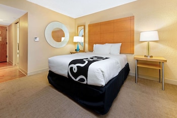Room, 1 Queen Bed, Accessible, Non Smoking (Mobility/Hearing Impaired Accessible)