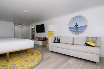Standard Room, 1 King Bed