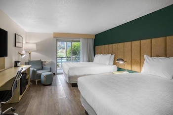 Standard Room, 2 Queen Beds, Accessible, Balcony