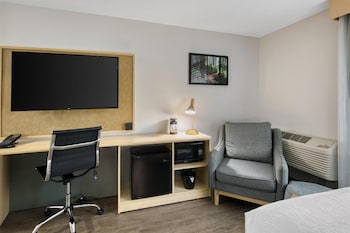 Standard Room, 2 Queen Beds, Non Smoking, Refrigerator & Microwave
