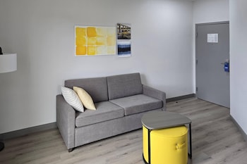 Suite, 1 King Bed, Non Smoking