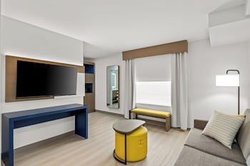 Suite, 1 King Bed, Non Smoking