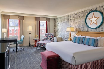 Deluxe Room, 1 King Bed