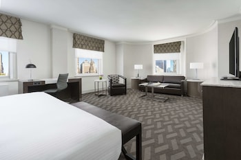 Studio Suite, 1 King Bed with Sofa bed