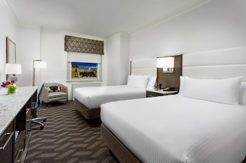 Room, 2 Double Beds, Accessible (Mobility & Hearing, Roll-In Shower)