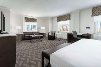 Studio Suite, 1 King Bed with Sofa bed