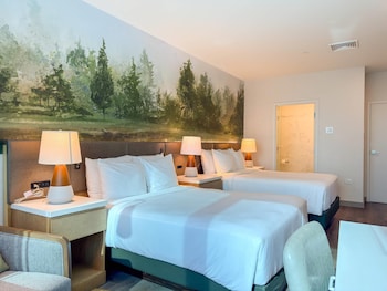 Suite, 2 Bedrooms, Sea View (1 King Bed, 2 Double Beds)