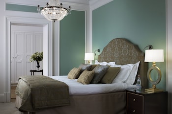Executive Suite (Water View)