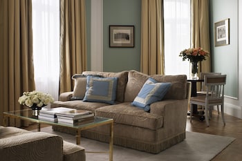 Executive Suite (Water View)
