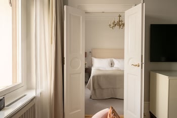 Deluxe Room (Water View)