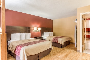 Deluxe Room, 2 Queen Beds, Non Smoking (with Sofa Bed)