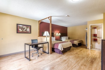 Deluxe Room, 2 Queen Beds, Non Smoking (with Sofa Bed)