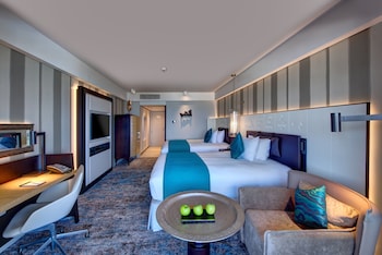 Room, 2 Queen Beds, Balcony, Sea View