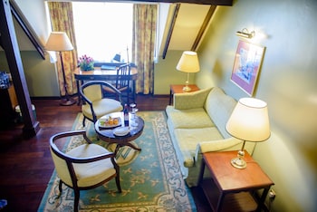 Studio Suite Twin