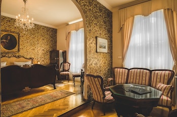 Suite (Historical)