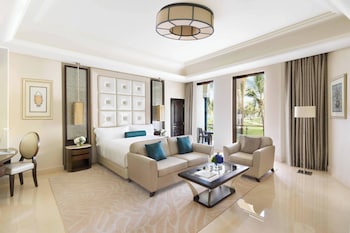 Junior Suite, 1 King Bed, Balcony, Resort View