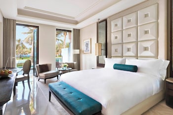 Deluxe Room, 1 King Bed, Balcony, Garden View