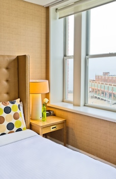 Deluxe Room, Multiple Beds, Partial Ocean View