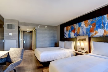 Room, 2 Queen Beds (Mobility Accessible, Tub)